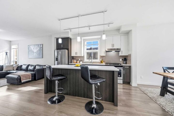 Property Photo:  104 Sherwood Lane NW  AB T3R 0V3 