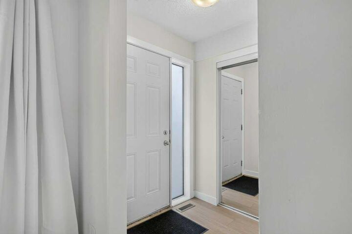 Property Photo:  5404 10 Avenue SE 106  AB T2A 5G4 
