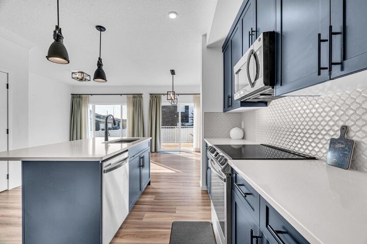 Property Photo:  91 Walcrest Way SE  AB T2X 4G2 