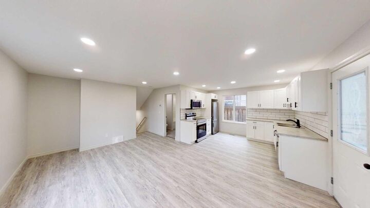Property Photo:  10506 98A Street B  AB T8X 5G1 