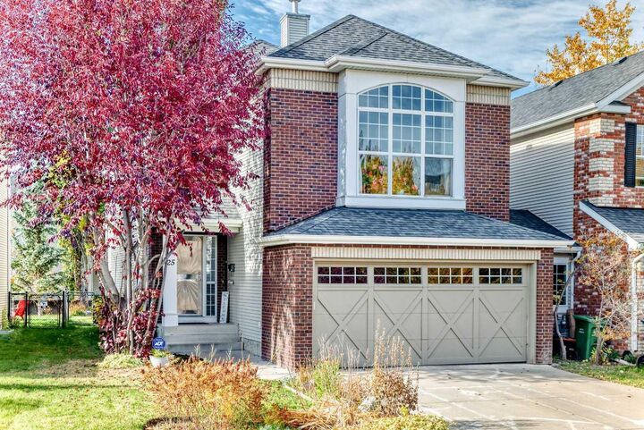 Property Photo:  25 Discovery Ridge Hill SW  AB T3H 5G4 