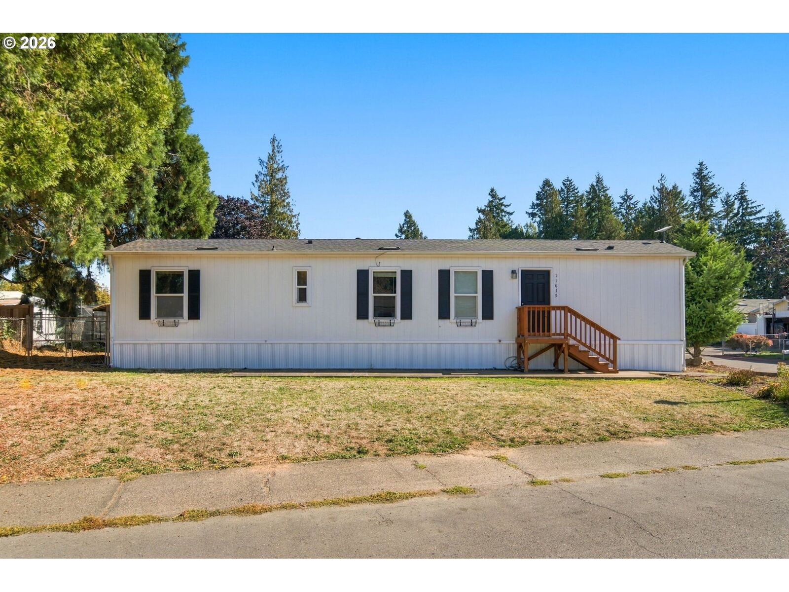 Property Photo: 11615 Bunting Ln NE OR 97002