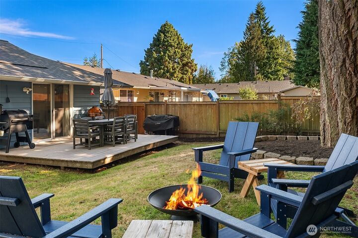 Property Photo:  3917 NE 11th Place  WA 98056 