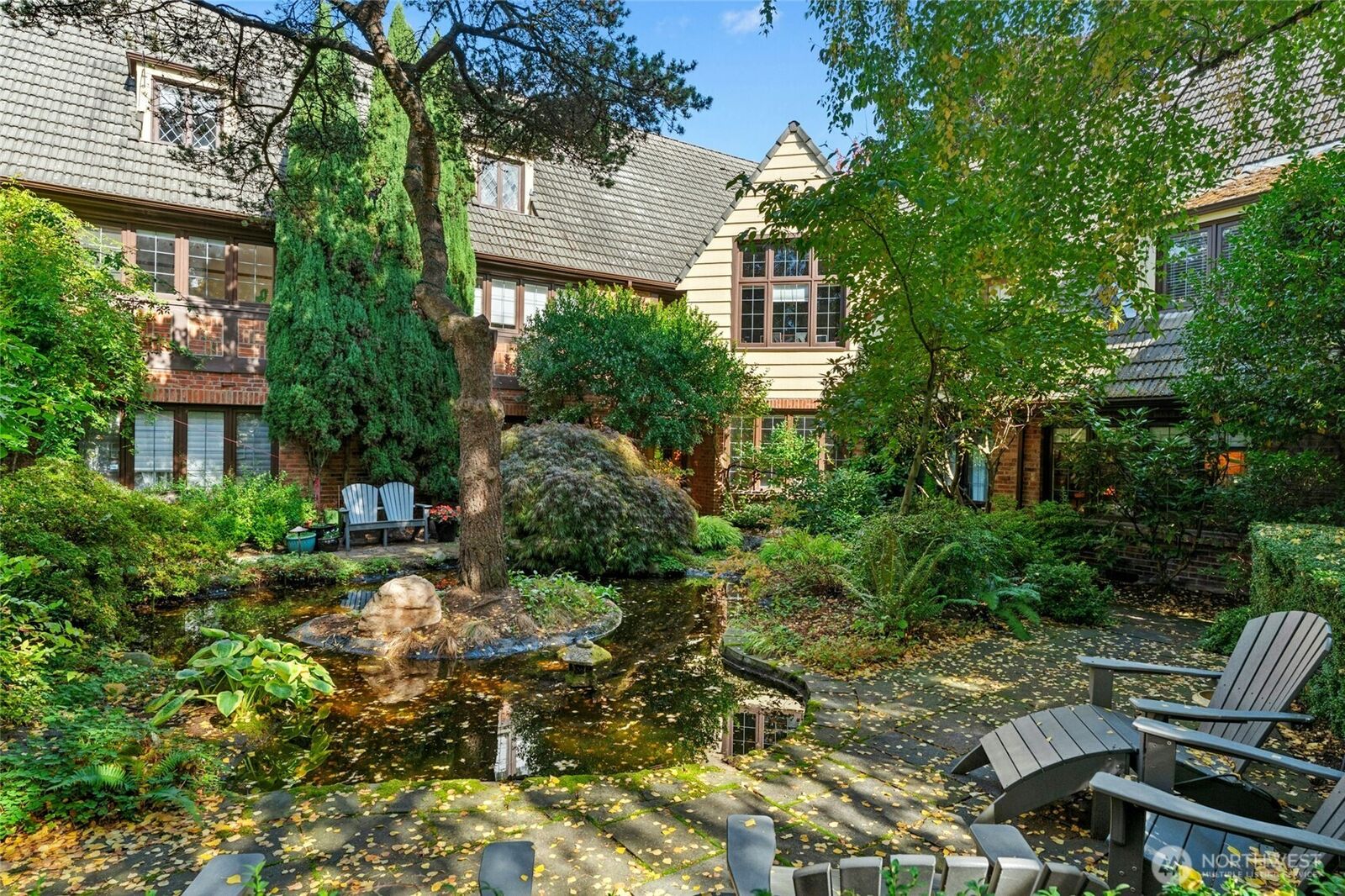 Property Photo:  1516 E Republican 10  WA 98112 