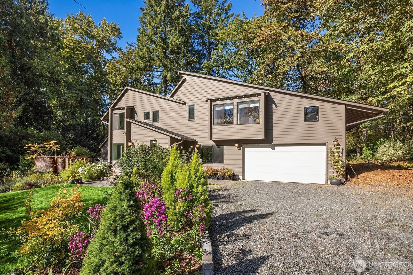 Property Photo: 6419 225th Avenue NE WA 98053