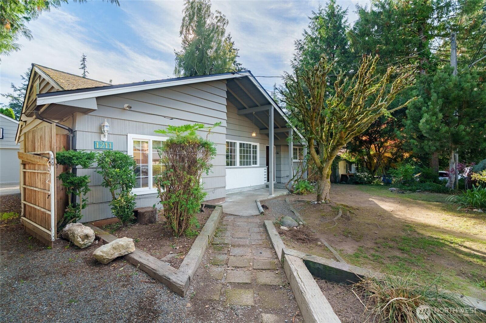 Property Photo:  1211 N 173rd Street  WA 98133 