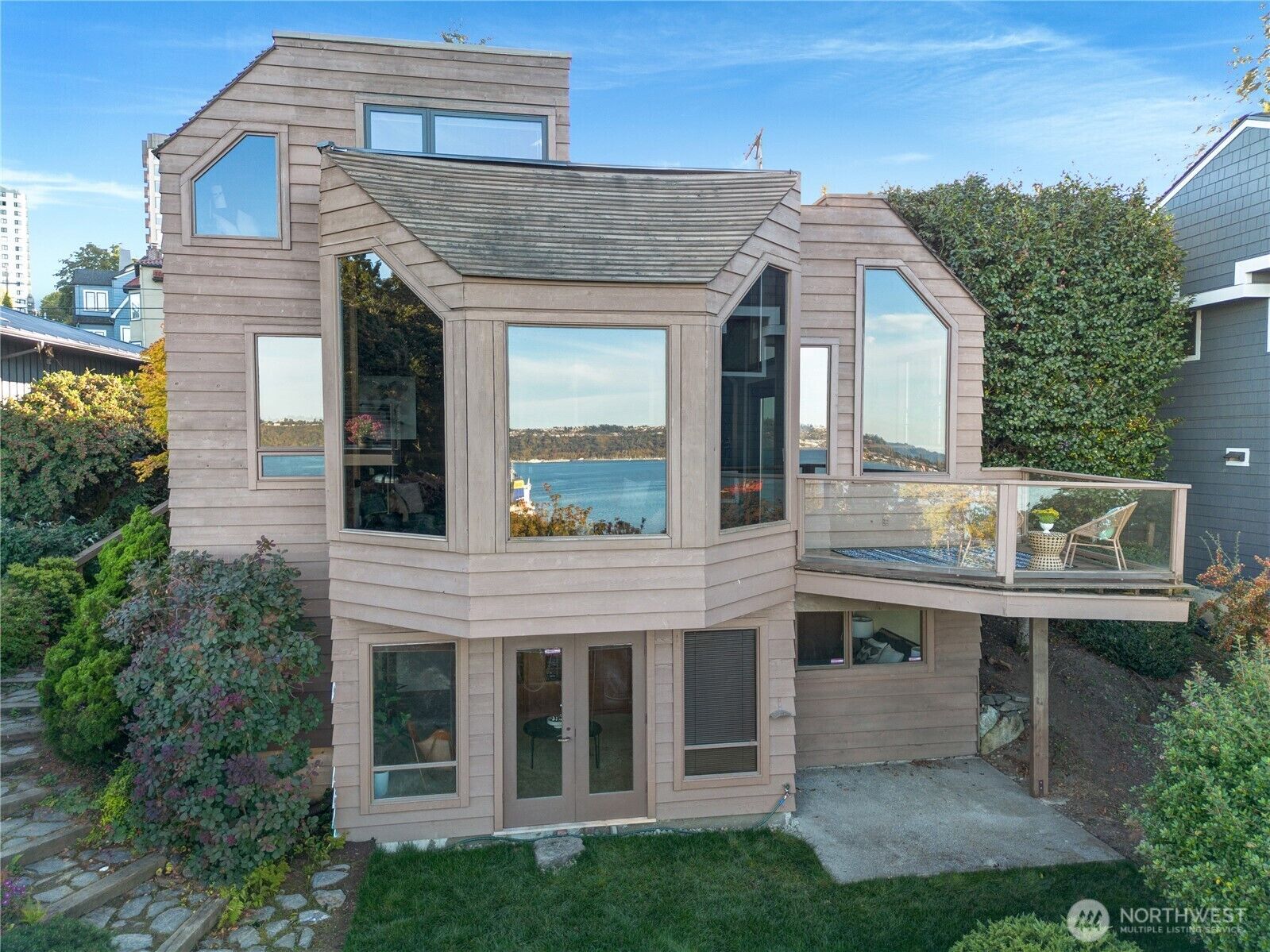 Property Photo: 405 N Stadium Way WA 98403