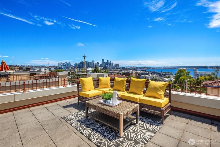 Property Photo: 371 W Olympic Place WA 98119