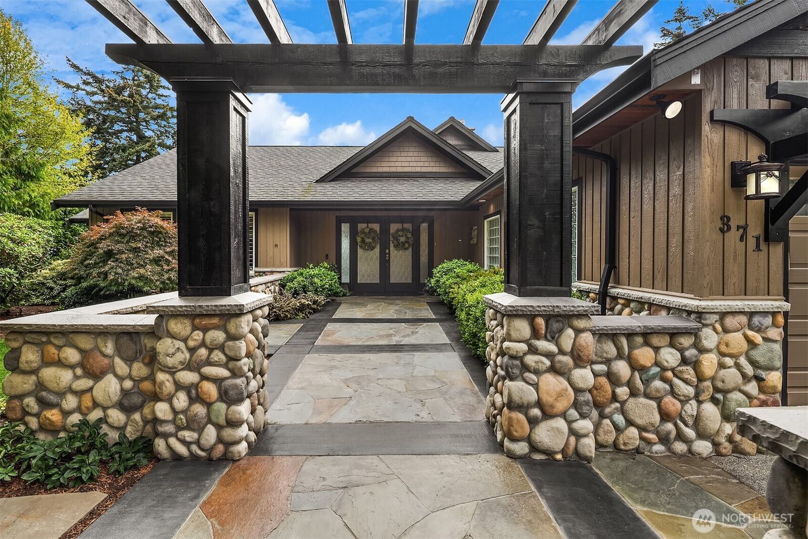 Property Photo: 371 Vine Street WA 98282
