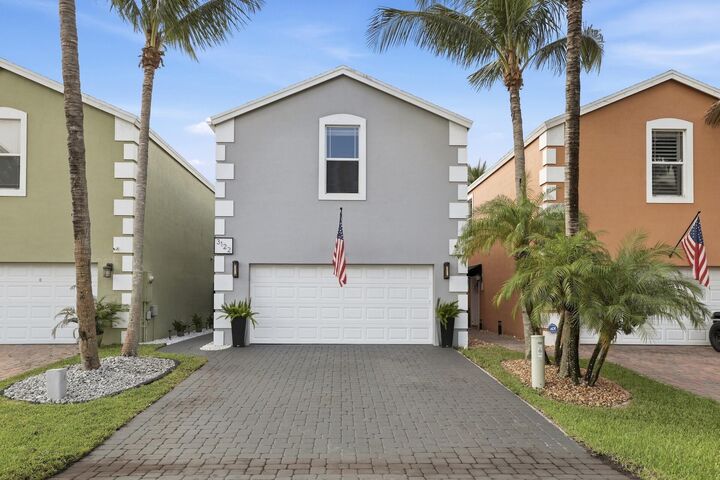 Property Photo:  3122 Shelby Way  FL 33461 