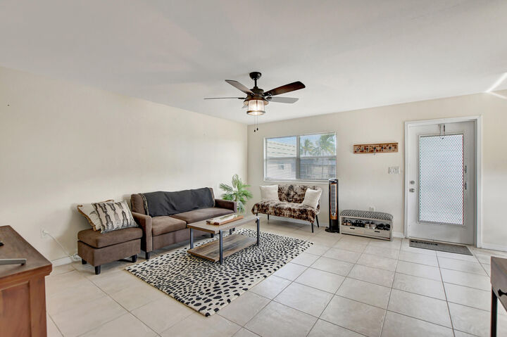 Property Photo: 169 Brittany D FL 33446