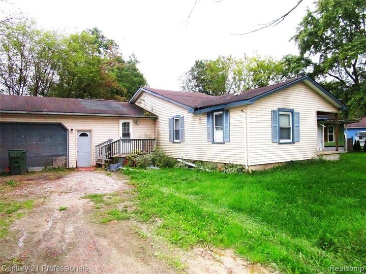Property Photo: 6054 Rich MI 48423