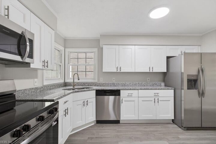 Property Photo:  824 Lancaster Ln  VA 23602 