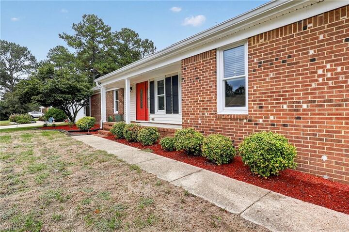 Property Photo: 737 Willow Oak Dr VA 23322