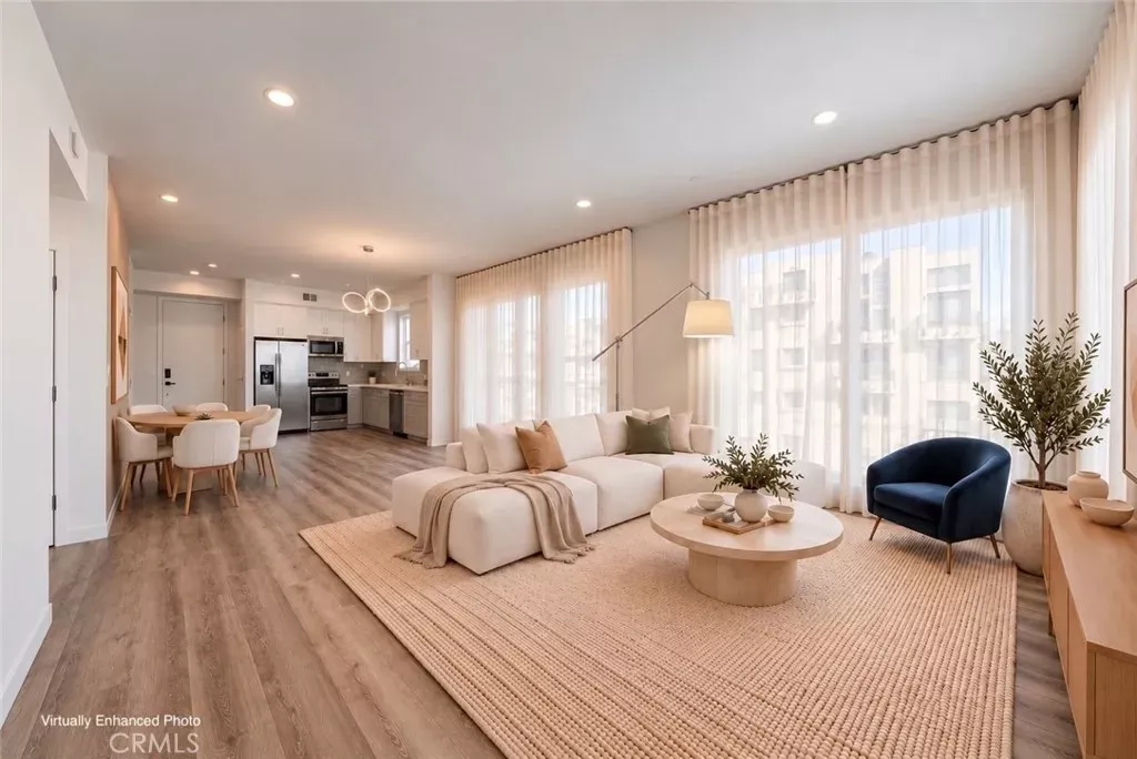 Property Photo:  1055 S Serrano Avenue 403  CA 90006 