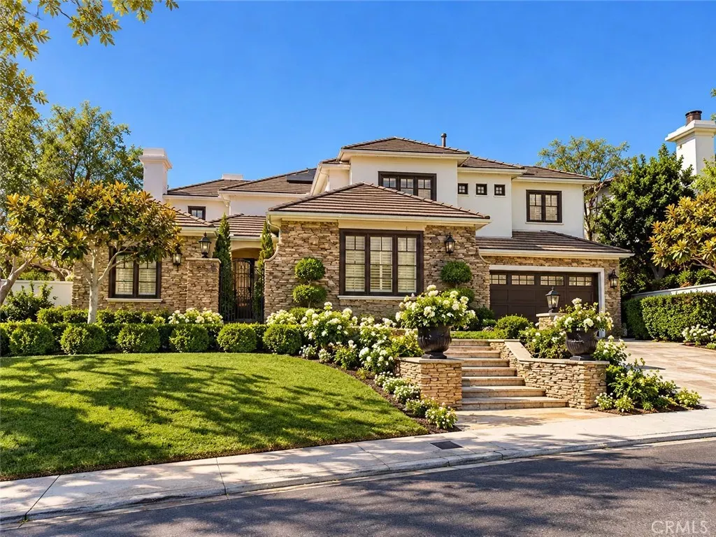 Property Photo:  22 Hawthorne Lane  CA 92679 