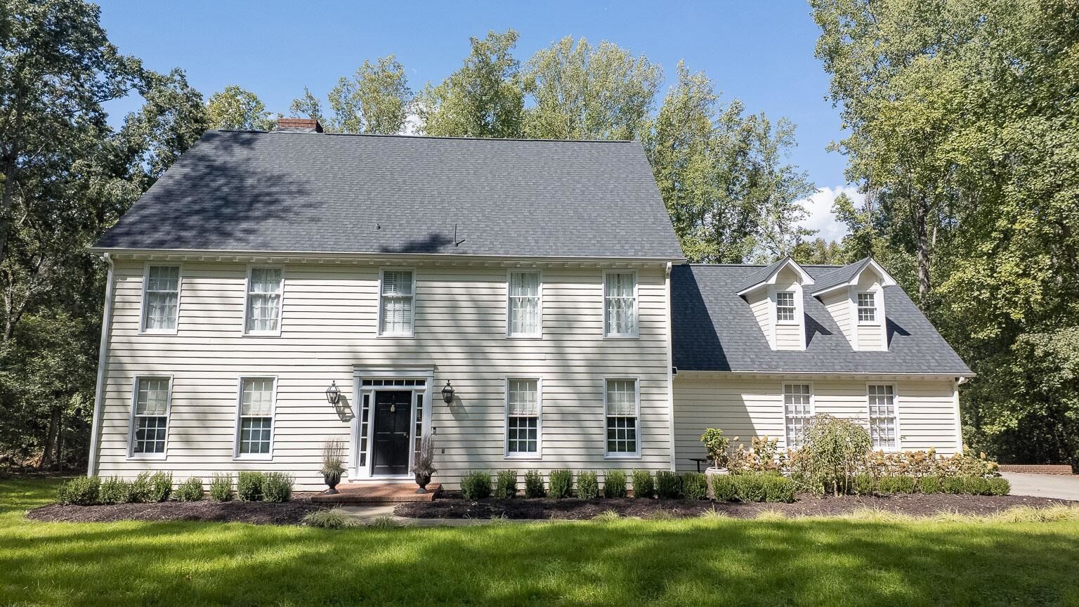 Property Photo:  1022 Oak Creek Dr  SC 29302 