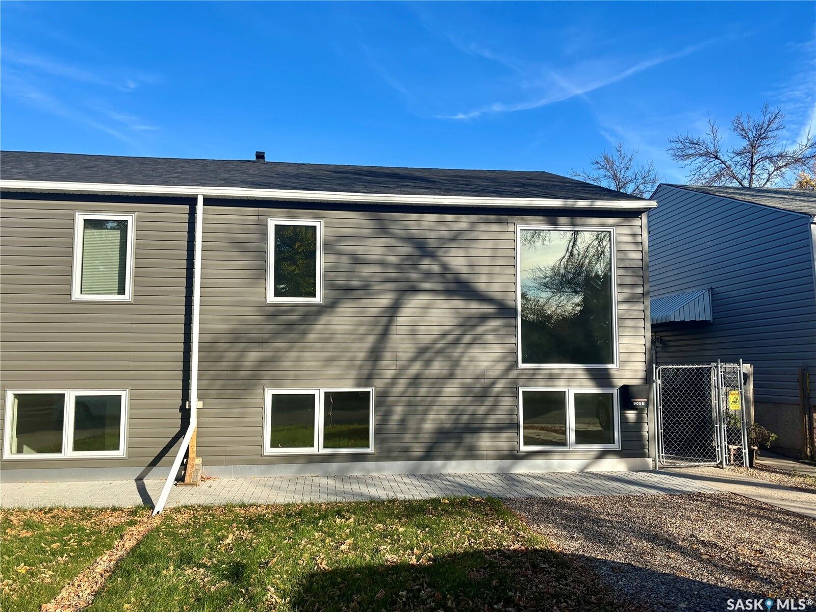 Property Photo: 905B Argyle Avenue SK S7H 2V9