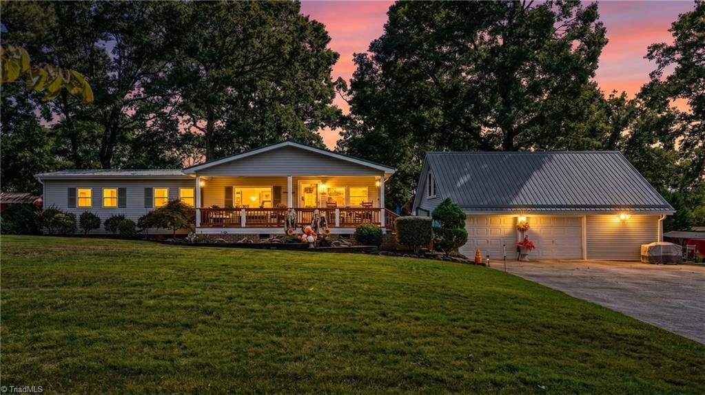 Property Photo: 5312 Arborlinda Drive NC 27405