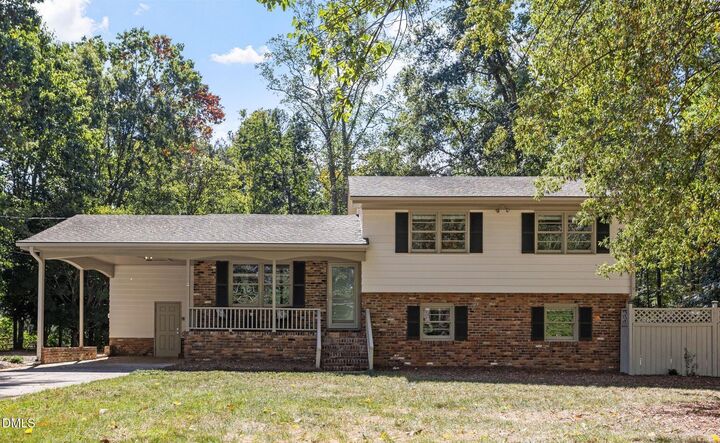 Property Photo:  8208 Hillside Drive  NC 27612 