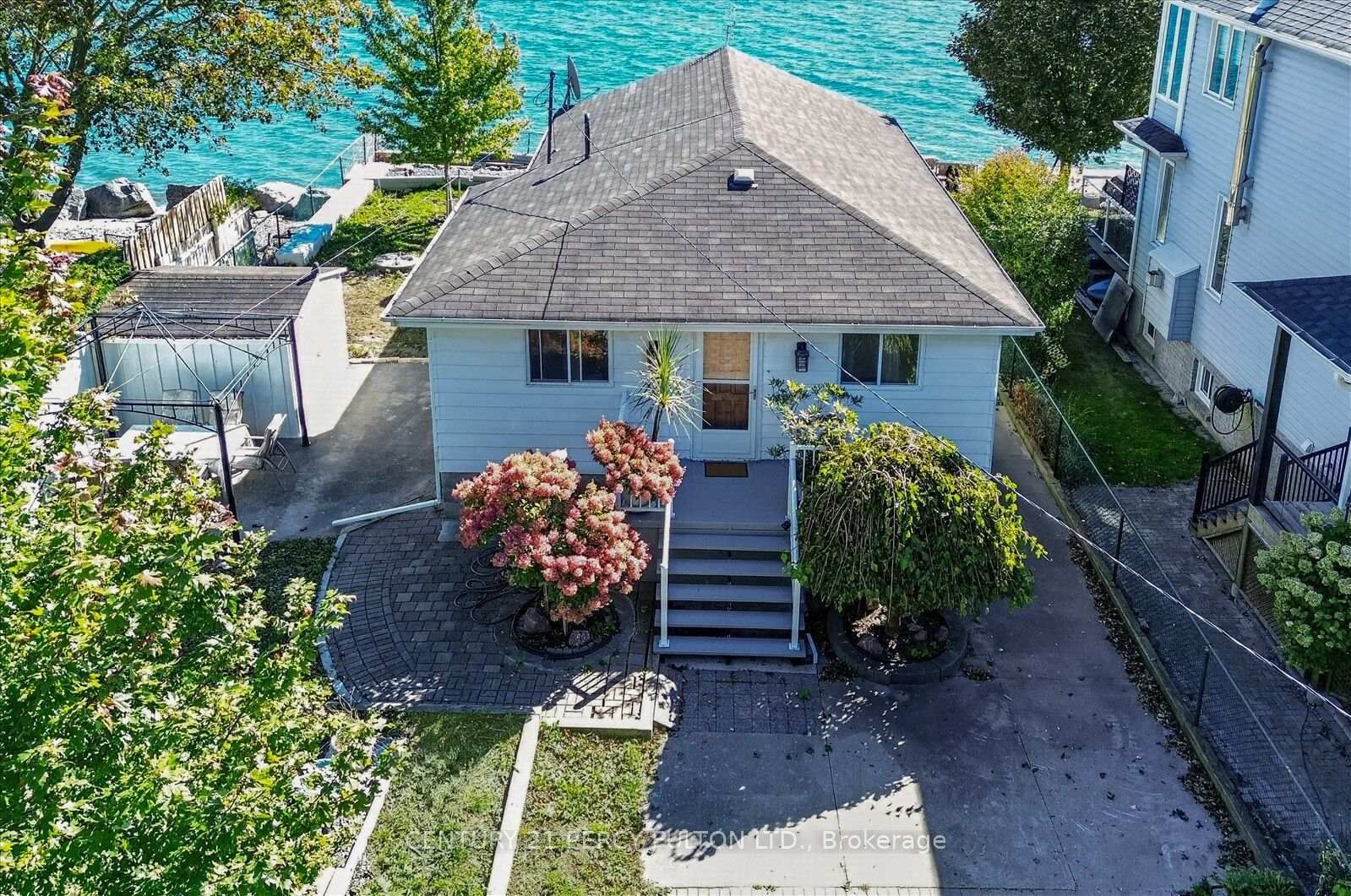 Property Photo:  135 Cedar Crest Beach Road  ON L1C 3K3 
