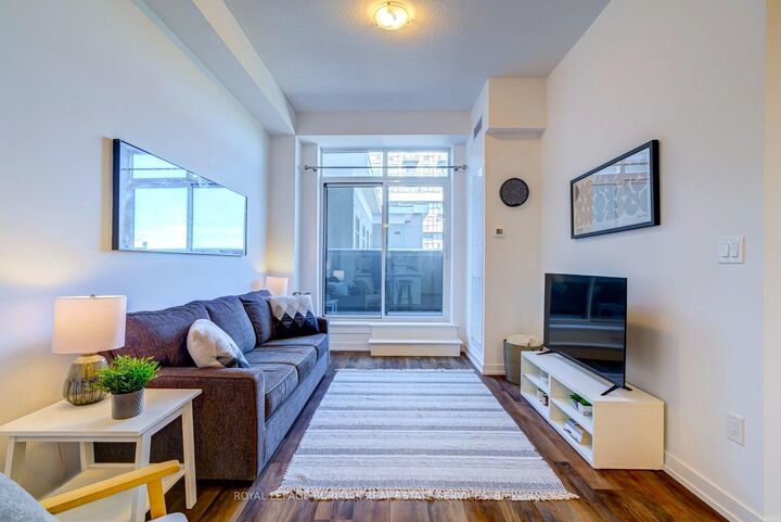Property Photo:  450 Dundas Street E 516  ON L8B 1Z2 