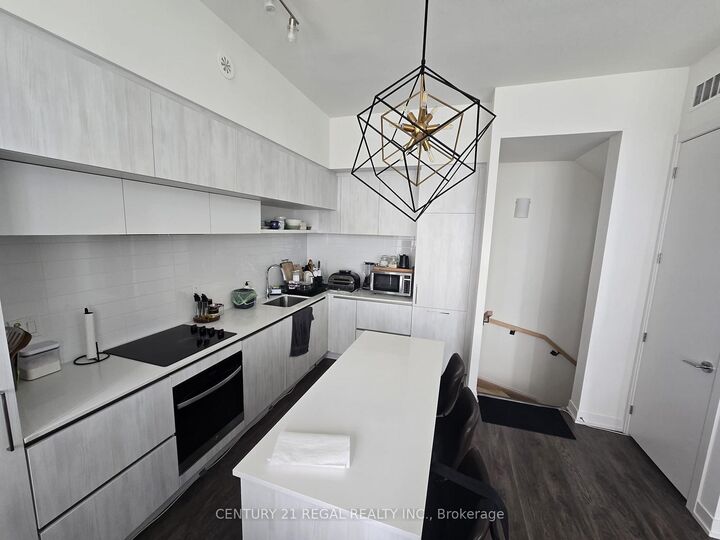 Property Photo:  3 Steckley House Lane 811  ON L4S 0N2 