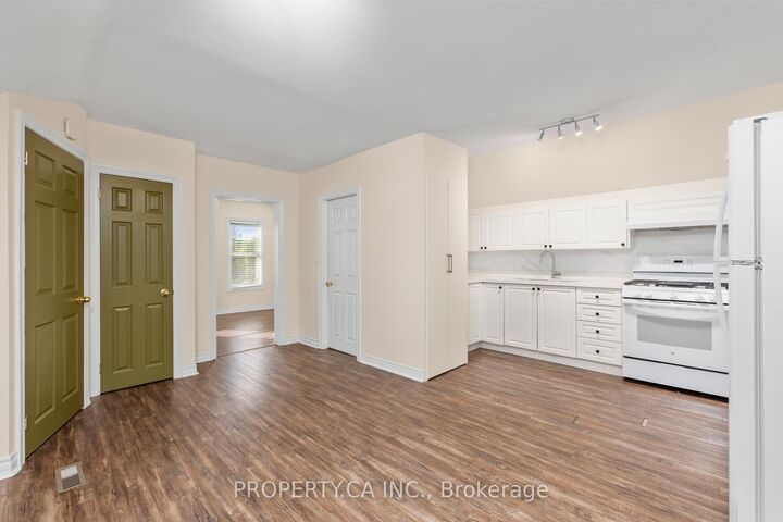 Property Photo:  112 Stephenson Avenue  ON M4C 1G4 