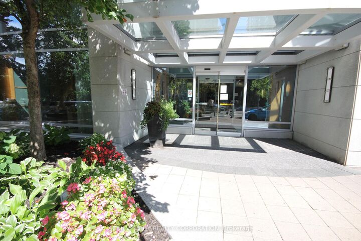 Property Photo:  4978 Yonge Street 2309  ON M2N 7G8 