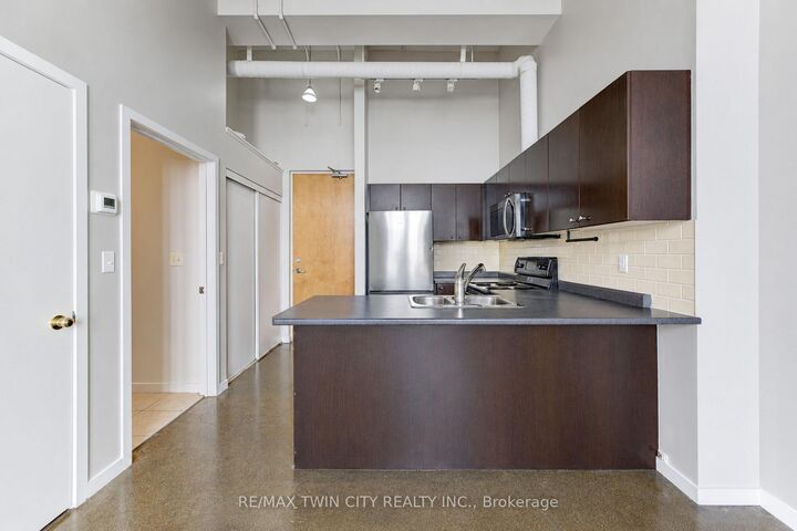 Property Photo:  404 King Street W 405  ON N2G 2L5 