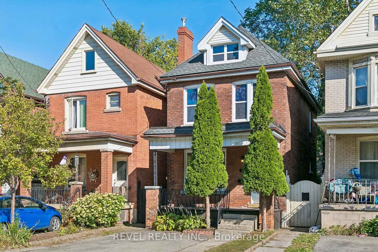 Property Photo:  36 Holton Avenue N  ON L8L 6H4 