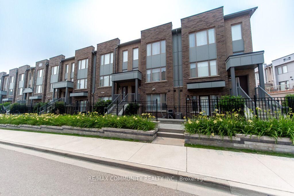 Property Photo:  1525 Kingston Road 103  ON L1V 0E9 