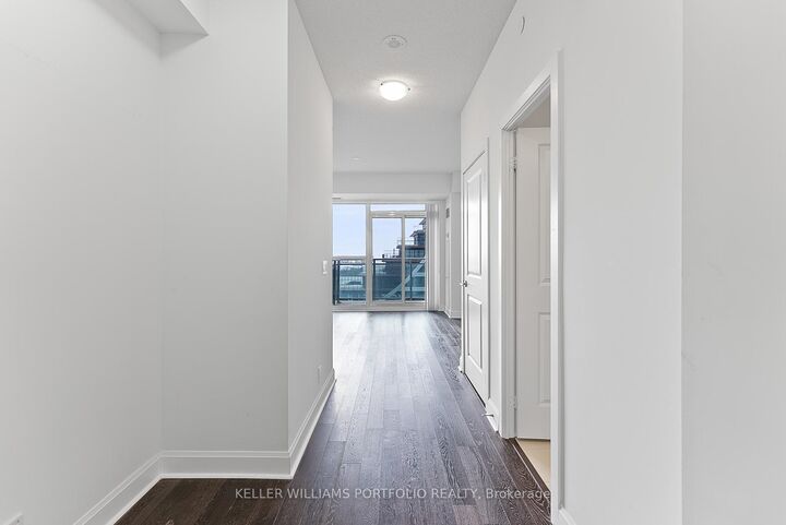 Property Photo:  33 Shore Breeze Drive 1011  ON M8V 0G1 