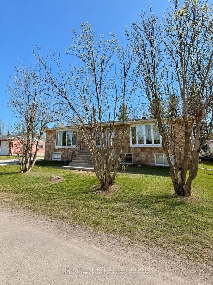 Property Photo:  113 Cedar Crescent  ON P0T 2A0 
