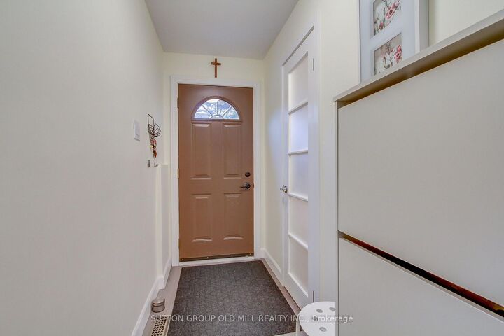 Property Photo:  31 Silver Shadow Path  ON M9C 4Y2 