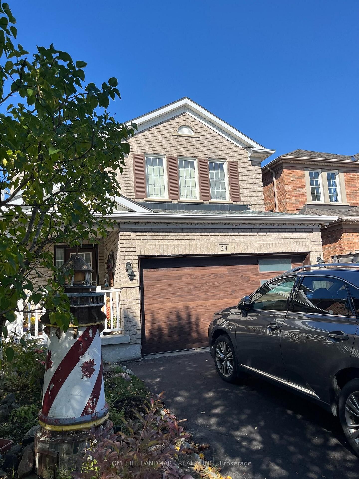 Property Photo: 24 Gwilliam Lane ON L4G 7V3