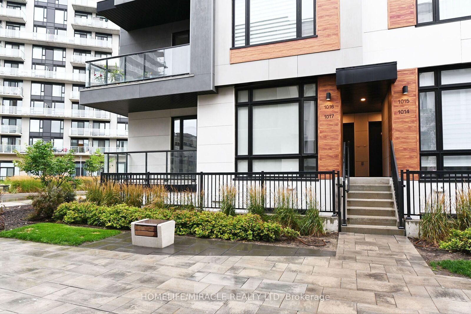 Property Photo:  14 David Eyer Road 1017  ON L4S 0N5 