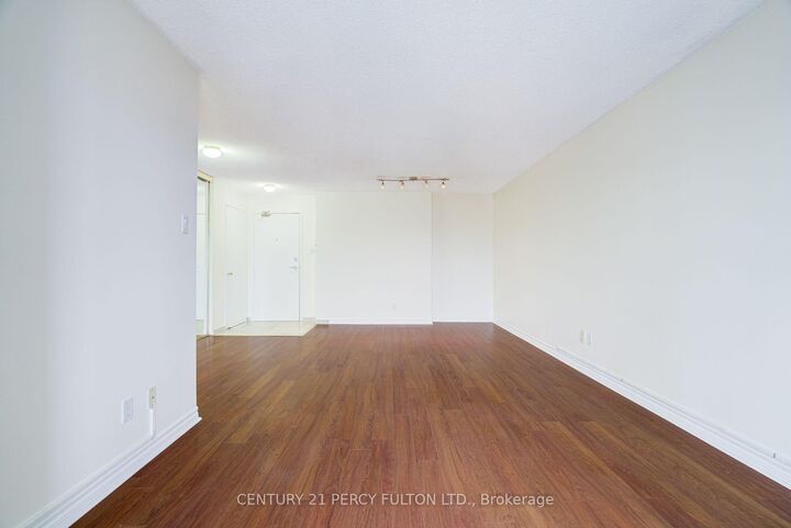 Property Photo:  11753 Sheppard Avenue E 504  ON M1B 5M3 