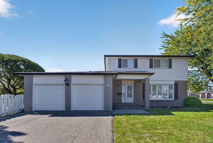 Property Photo:  45 Fidelia Crescent  ON L6T 3P7 
