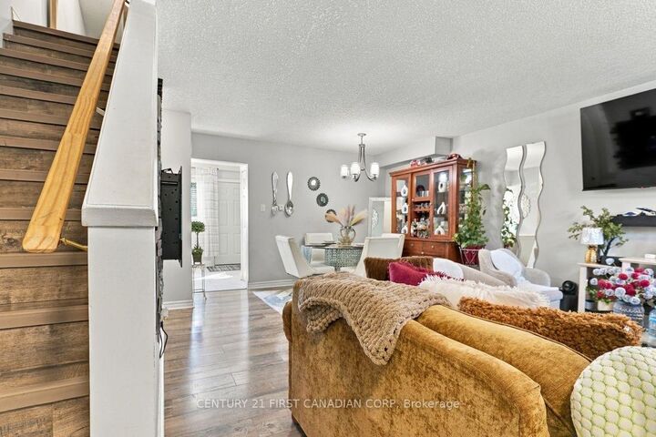 Property Photo:  1443 Huron Street 2  ON N5V 2E6 