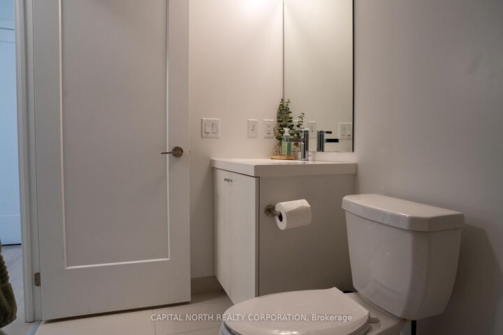Property Photo:  2545 Simcoe Street N 1904  ON L1L 0W3 