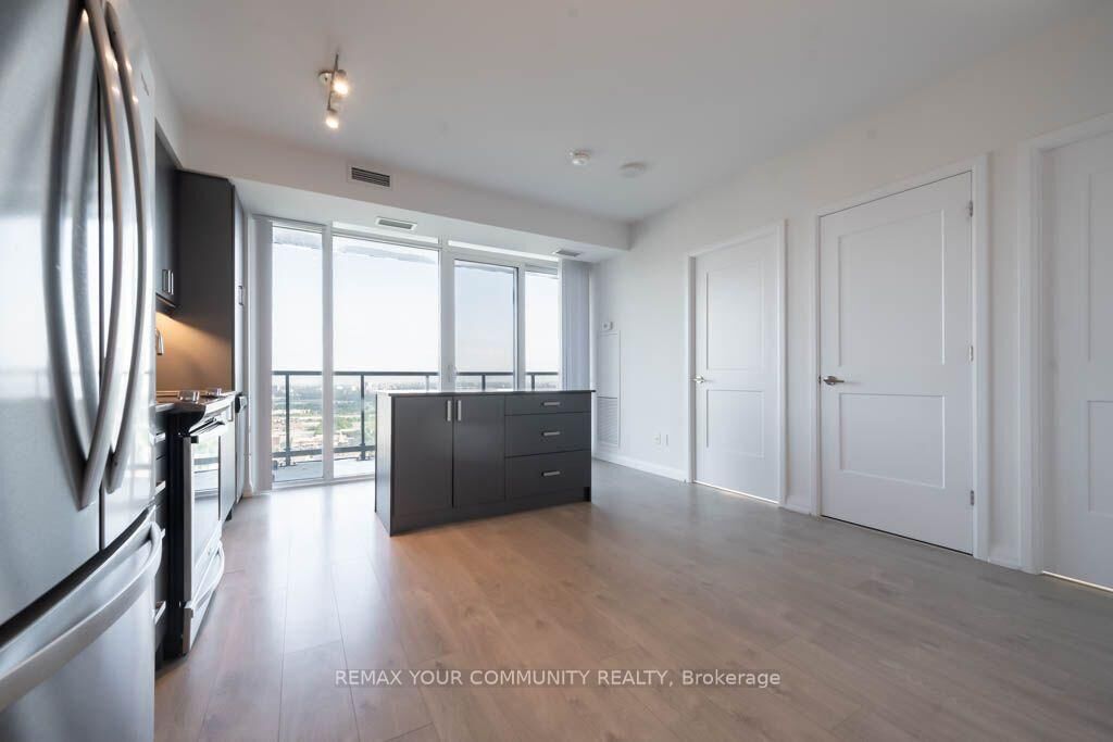 Property Photo:  7895 Jane Street 3406  ON L4K 0K2 