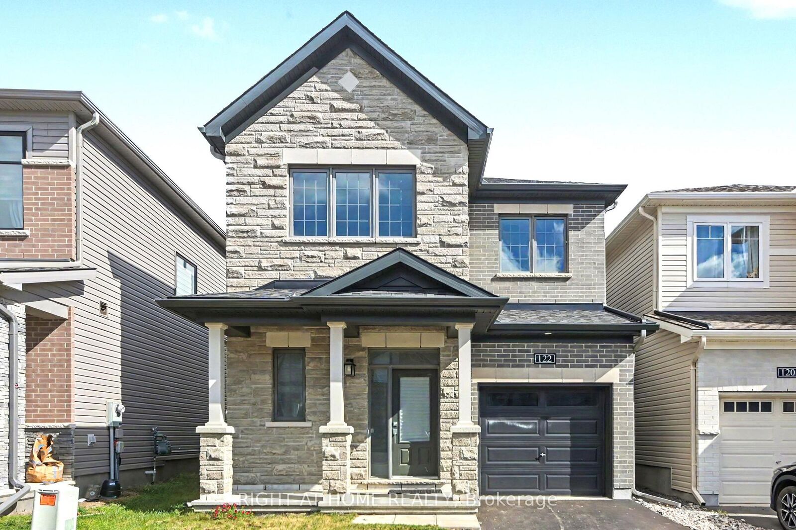 Property Photo:  122 Lynn Coulter Street  ON K2J 7C5 