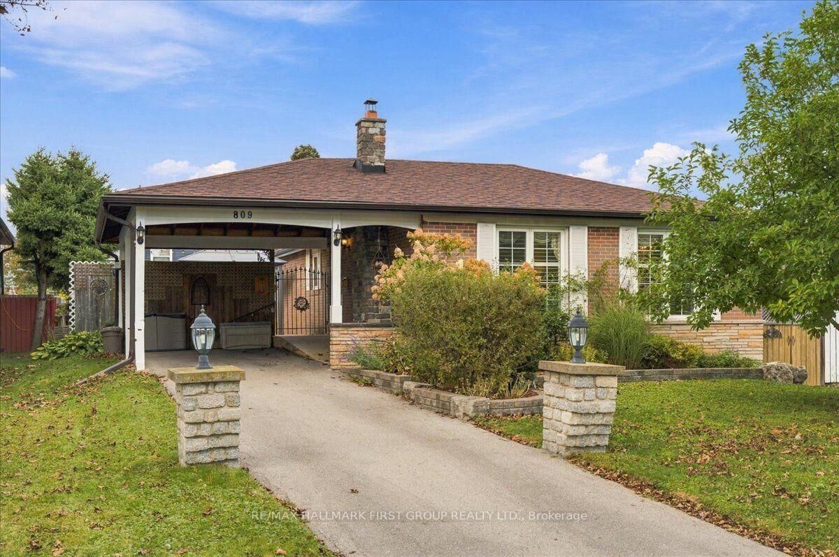 Property Photo: 809 Bem Avenue ON L1W 1X2