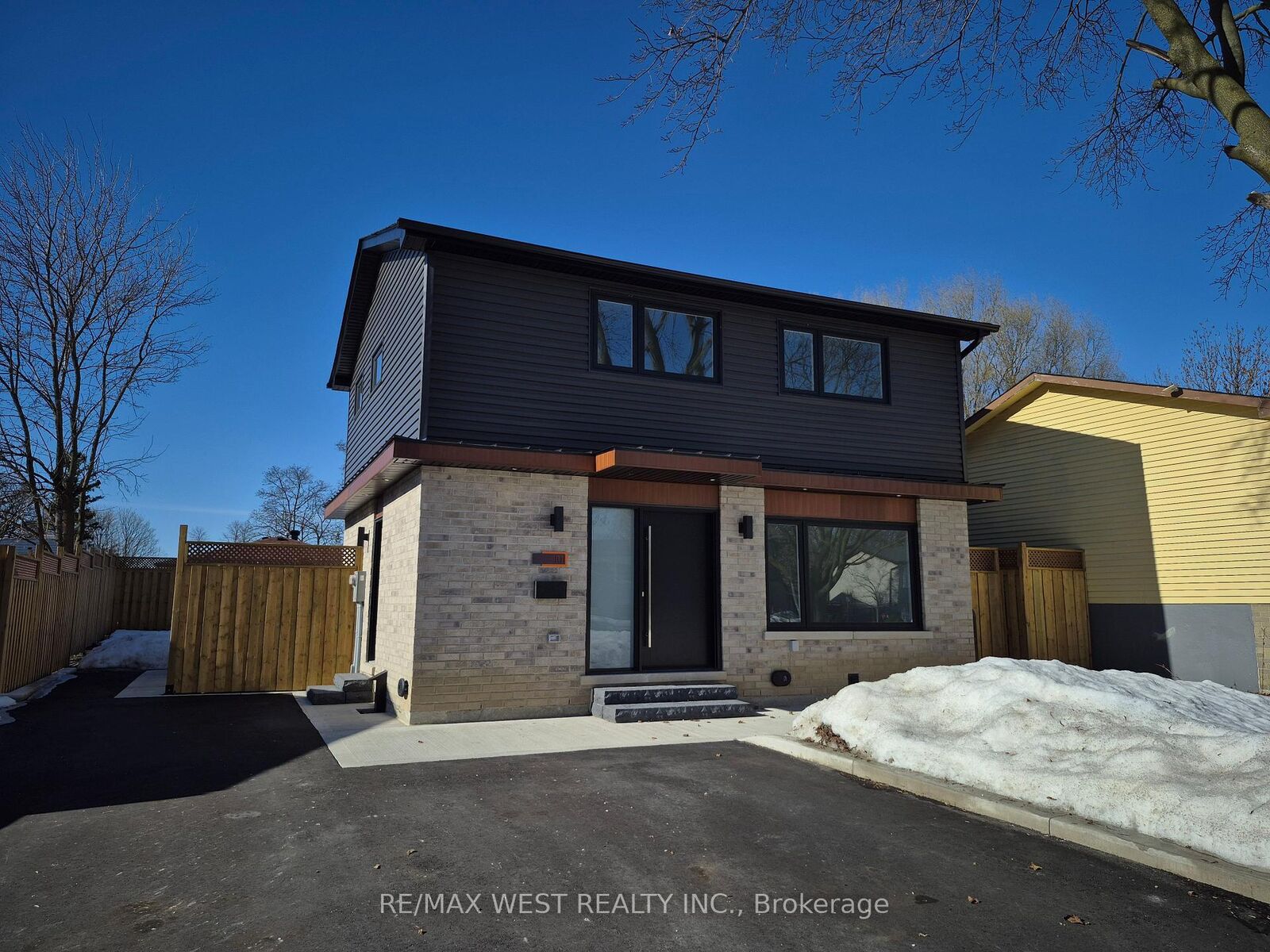 Property Photo:  101 Seaborn Road  ON L6V 2C2 