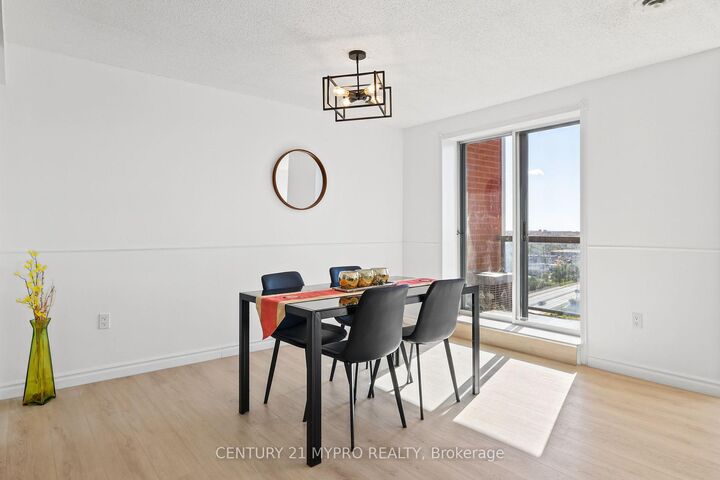 Property Photo:  30 Chapman Court 1204  ON N6G 4Y4 