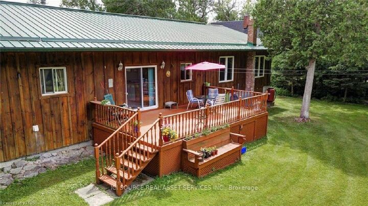 Property Photo:  117 Front Street W  ON K0M 1A0 