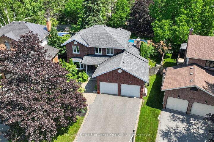 Property Photo:  1947 Parkwood Circle  ON K9J 8C9 