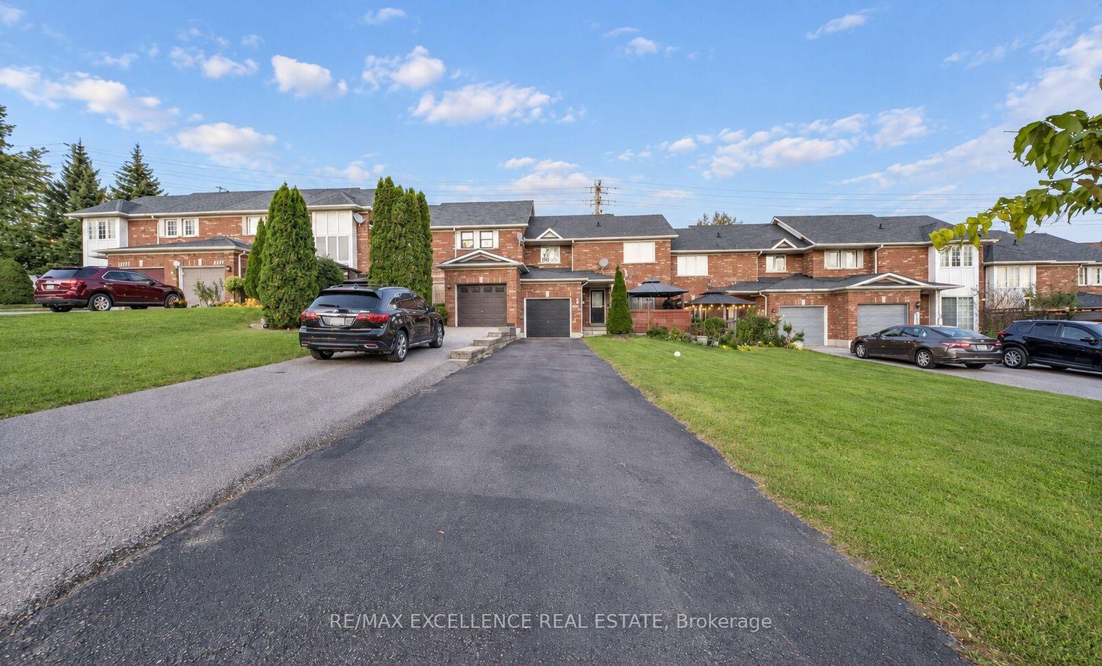 Property Photo:  2371 Clearside Court  ON L1X 2T9 