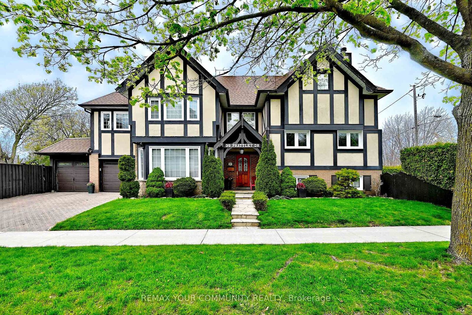Property Photo:  39 Prattley Drive  ON M2J 2K1 